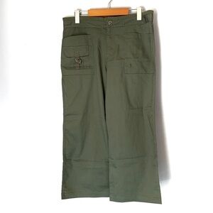 Danskin Now Green Capri Pants Ladies Medium 8/10